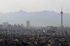 EU to sanction Iran bank, Greece holds up oil embargo