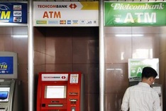 Banks opt against on-us ATM fees after SBV lifts restriction