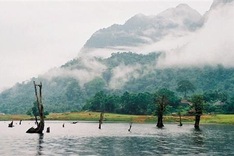 Charming beauty of Noong Lake in Ha Giang