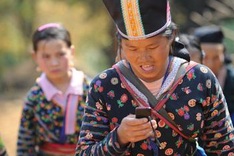 Viettel provides ethnic minority language mobile phone services