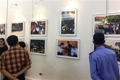 Photo exhibition highlights love for sea and islands