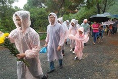 Tens of thousands pay tribute to General Giap