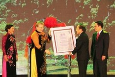 Ninh Binh hosts grand ceremony for world peace