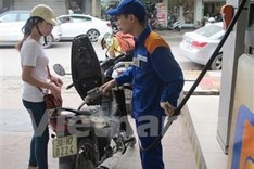 Petrol prices up nearly 700 VND per litre
