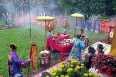 Hue re-enacts Neu pole erecting ceremony at Imperial Citadel