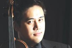 Acclaimed violinist set to add cheer to festive season