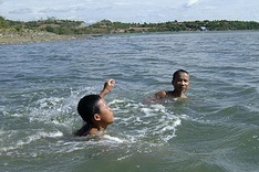 Vietnamese schools teach swimming on… paper