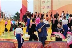 Festival spotlights ethnic cultural colours