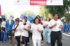 More than 10,000 people join run for poor children