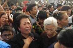 Hanoi bids tearful farewell to General Giap