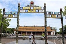 Throne of Nguyen Kings moved to make room for restoration