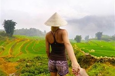 Canadian couple take #Followmeto photos in Vietnam