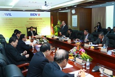 Vietnam and Laos vow to strengthen ties