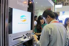 Viettel, VinaPhone switch to e-payment