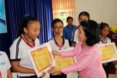 3,000 poor students benefit from East Meets West programmes