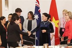 NA Chairwoman meets Australian students