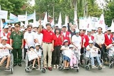 SMS-texting programme calls for support for AO/dioxin victims