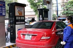 Drivers caught off guard as petrol prices rise again