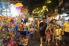 Hanoi's Old Quarter before the Mid-autumn Festival