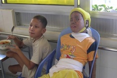 Texting raises money for dioxin victims