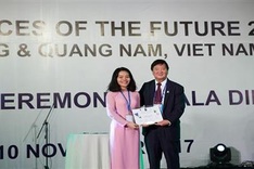 Vietnamese student receives APEC 2017 VOF’s leadership award