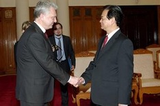 Vietnam, Customs Union kick off FTA talks
