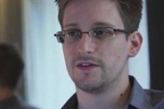 Snowden seeks help from Russia-based rights activists