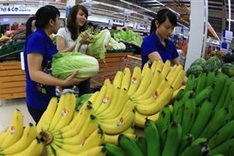 Supermarket sales surge as Tet nears