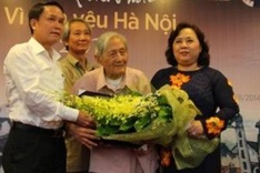 Veteran Hanoi study researcher wins Bui Xuan Phai Grand Prize