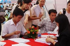 Postgrads take up manual labour their hometowns