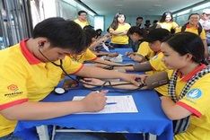 Students spring-clean houses for charity