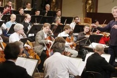 Vienna New Year's concert rings in 2013 with Wagner, Verdi