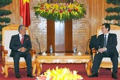 PM Dung welcomes Malaysian guest