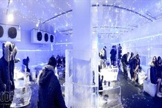 Icy coffee shop proves popular during heat wave