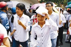 Banking major students fear of becoming redundant