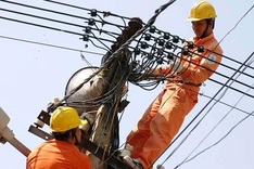 State owned conglomerates unanimously cut workers’ wages