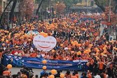 5,000 people walk in Hanoi on Good Deeds Day
