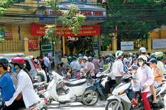 City targets school zone traffic jams