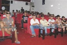 Free 3D films draw crowds in HCMC