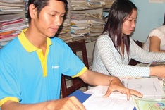 Hundreds lose billions in online pyramid scheme