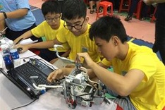 Students of Lê Ngọc Hân Primary School win top prizes in Robothon Contest 2017