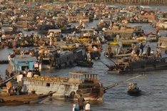 South-western floating markets during Tet