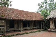 Antique houses in Duong Lam village to be repaired
