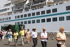 Seminar talks cruise tourism development