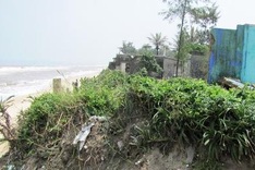 Erosion puts homes at risk