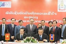 Vietnamese, Lao national universities foster exchanges