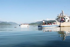 Tourist attractions along Da river