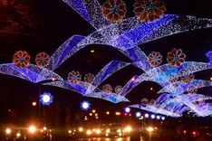 HCM City streets lit up for holiday