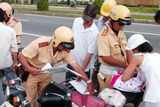 Regulation on photographing traffic police stirs up public opposition