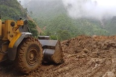 Hanoi, HCM City support flood-hit victims